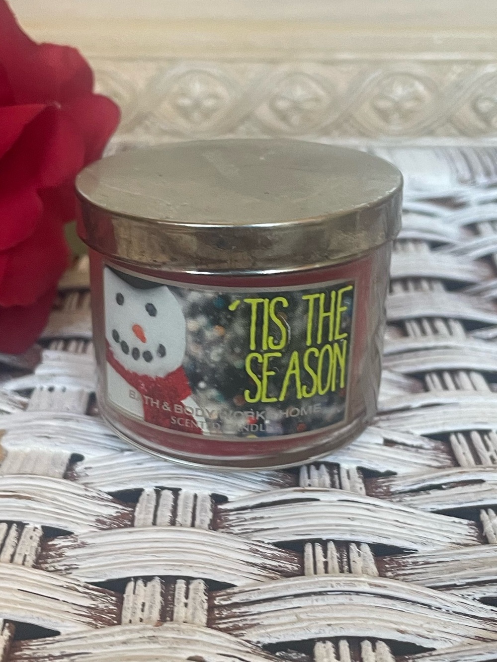Bath & Body Works "Tis The Season" scented candle (1.3 oz)